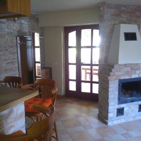 Mediterran Apartmanhaz Szántód Rum bild