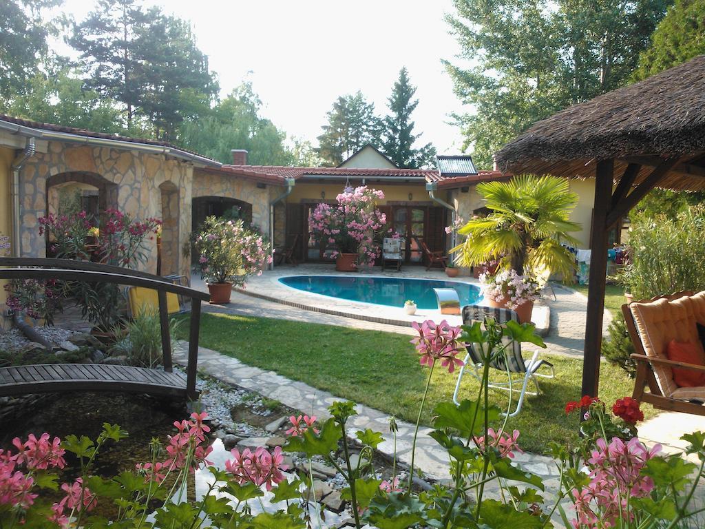 Mediterran Apartmanhaz Szántód Rum bild