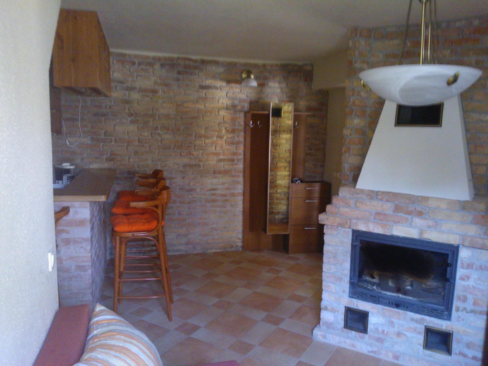 Mediterran Apartmanhaz Szántód Rum bild
