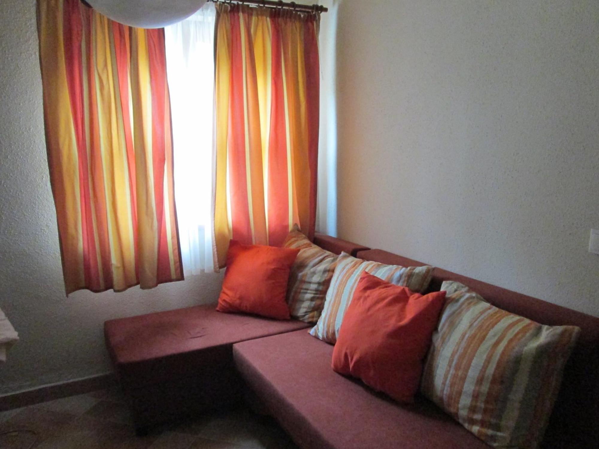 Mediterran Apartmanhaz Szántód Rum bild